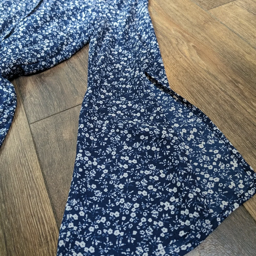 Arizona Blue floral Long flutter sleeve shorts romper jumpsuit EUC lined size M - Picture 5 of 9